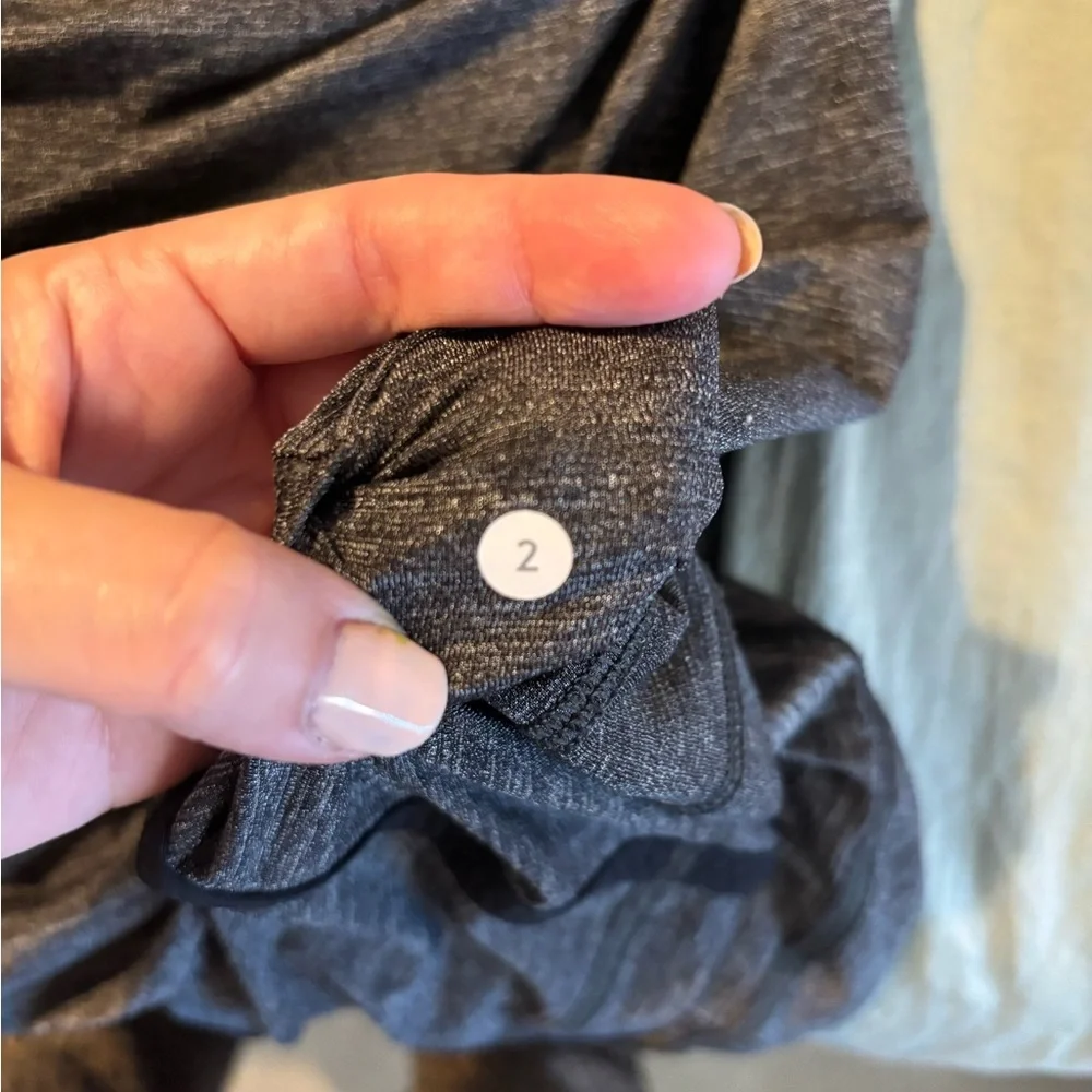 Lululemon‎ Run Team Spirit Short Sleeve Tee Ruffle Cut-out Back